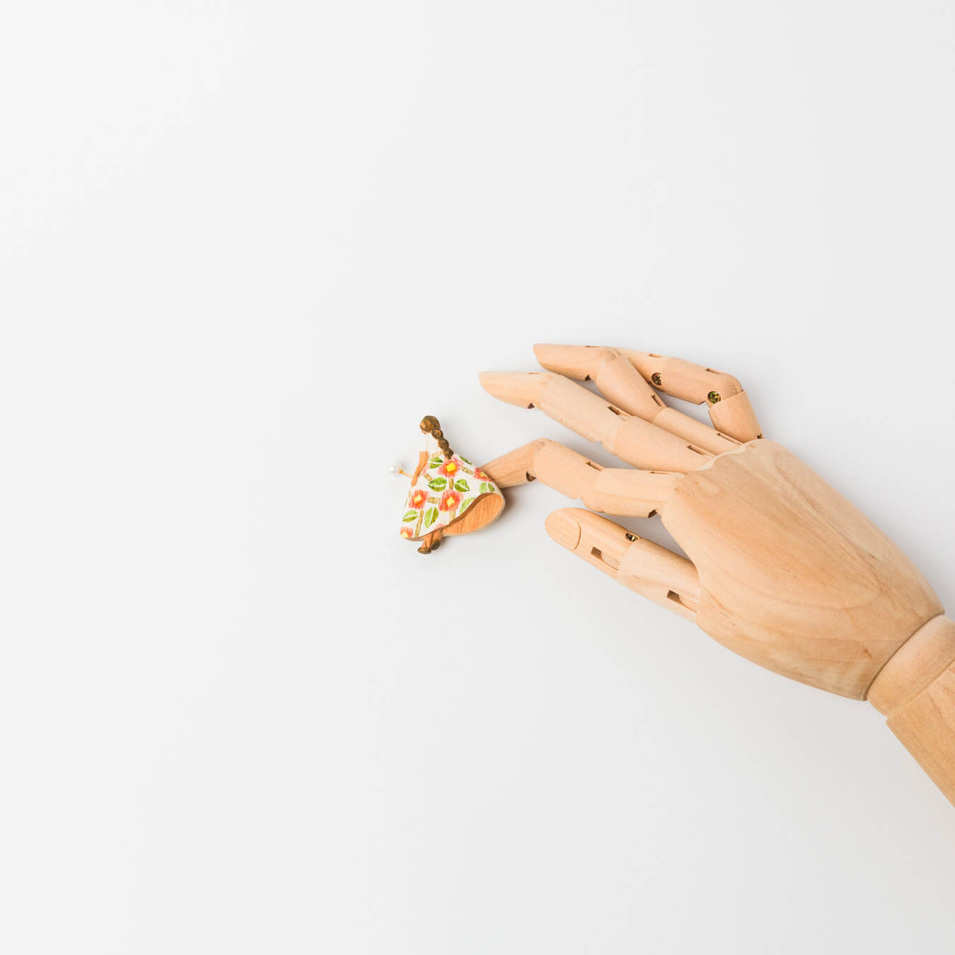 kitona-ブローチ-パールガール-1