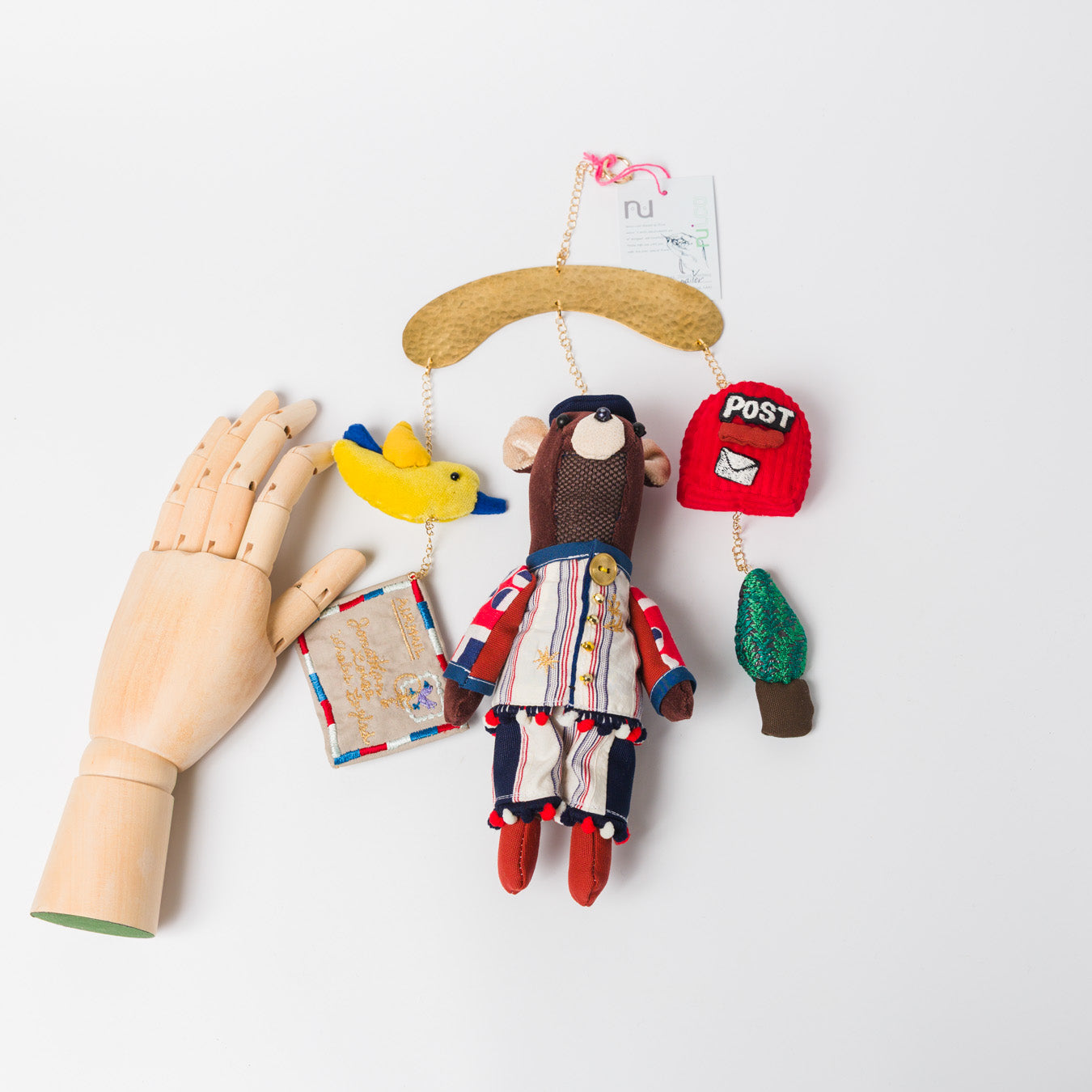 nuico-モビール-くま(郵便屋さん)