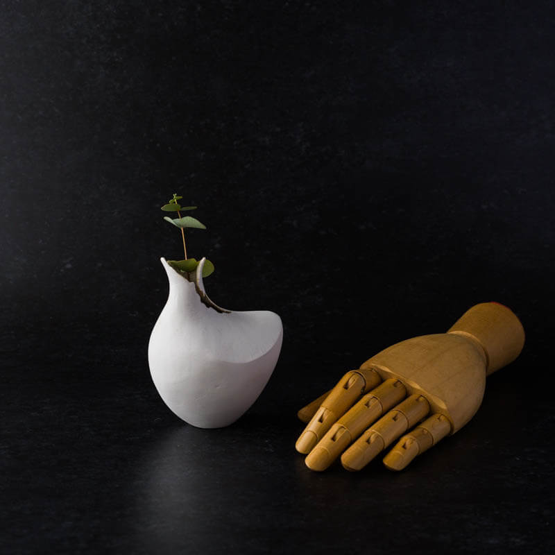 五月女寛-丸い小さな花入れ-1