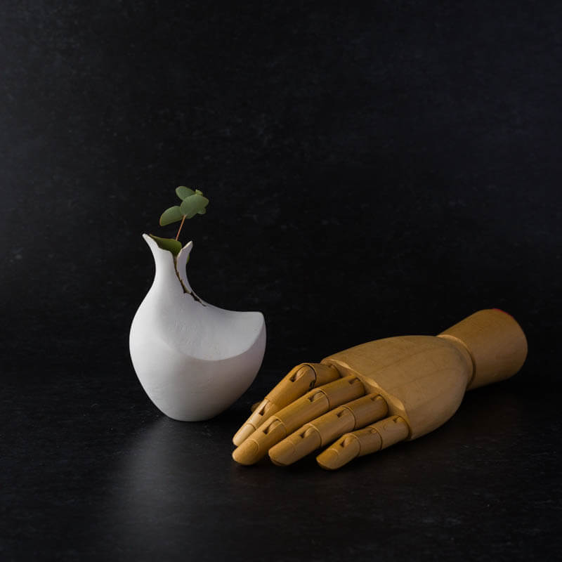 五月女寛-丸い小さな花入れ-2