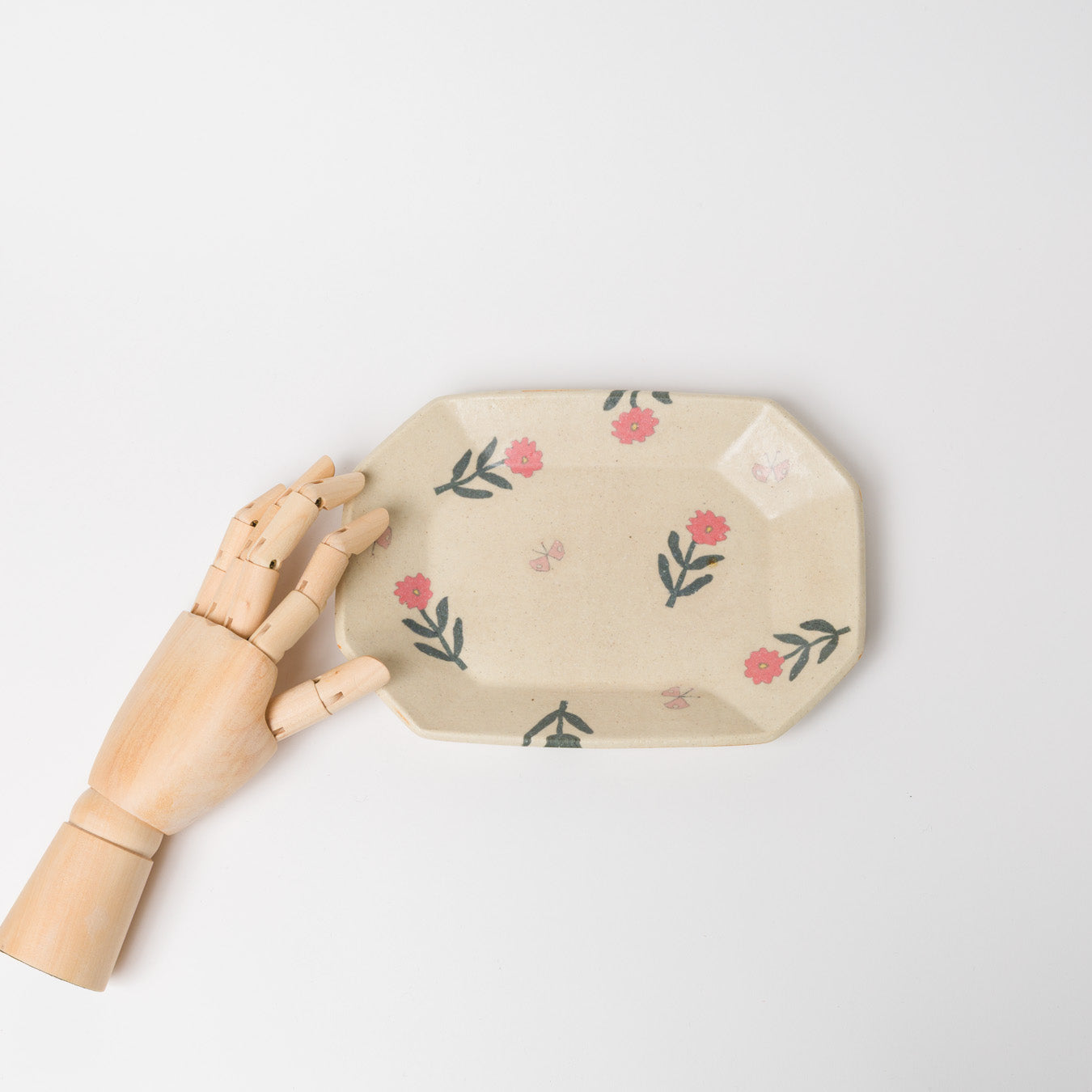 田中ちあき-花とチョウ八角皿・白