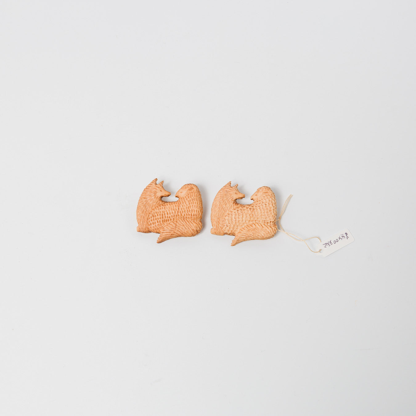 トリノコ-木のブローチ-おおかみとひつじ