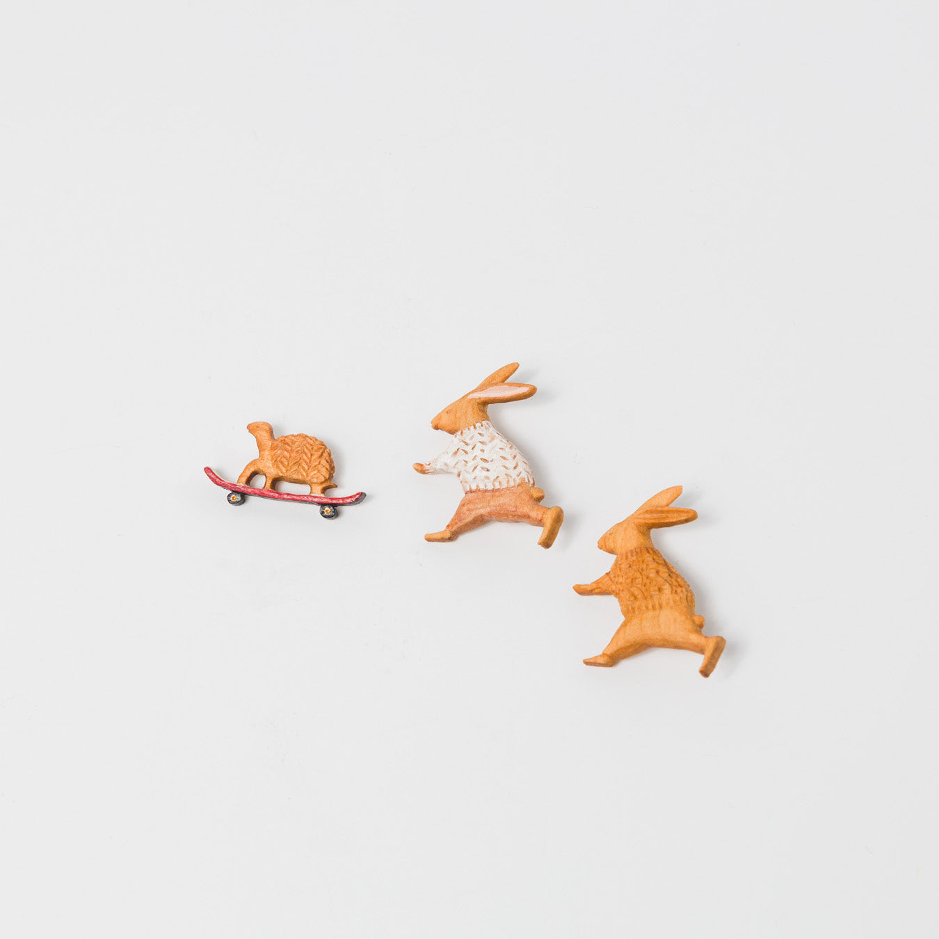 トリノコ-木のブローチ-はしるうさぎ