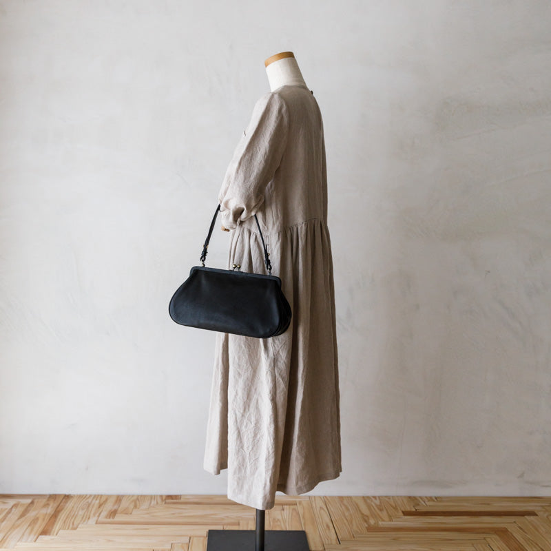 Yammart-plain gama hand bag-round (black)