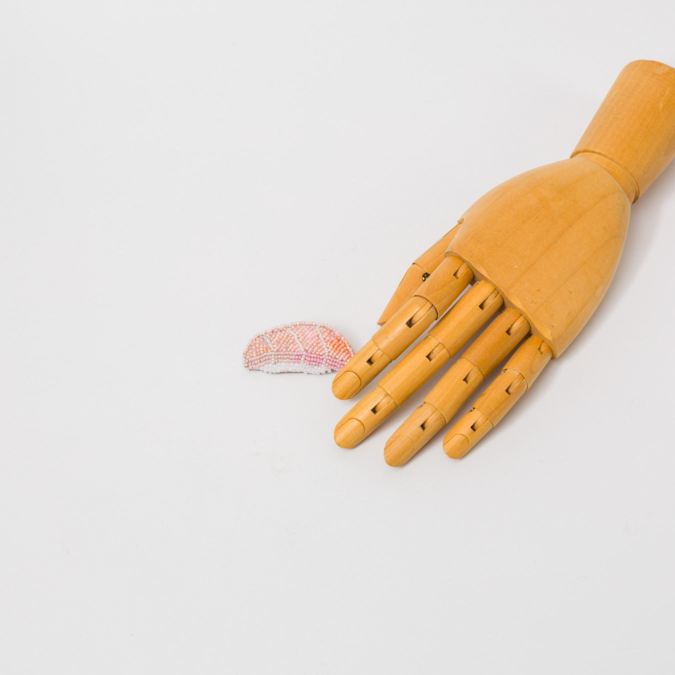 吉丸睦-中トロおすしブローチ