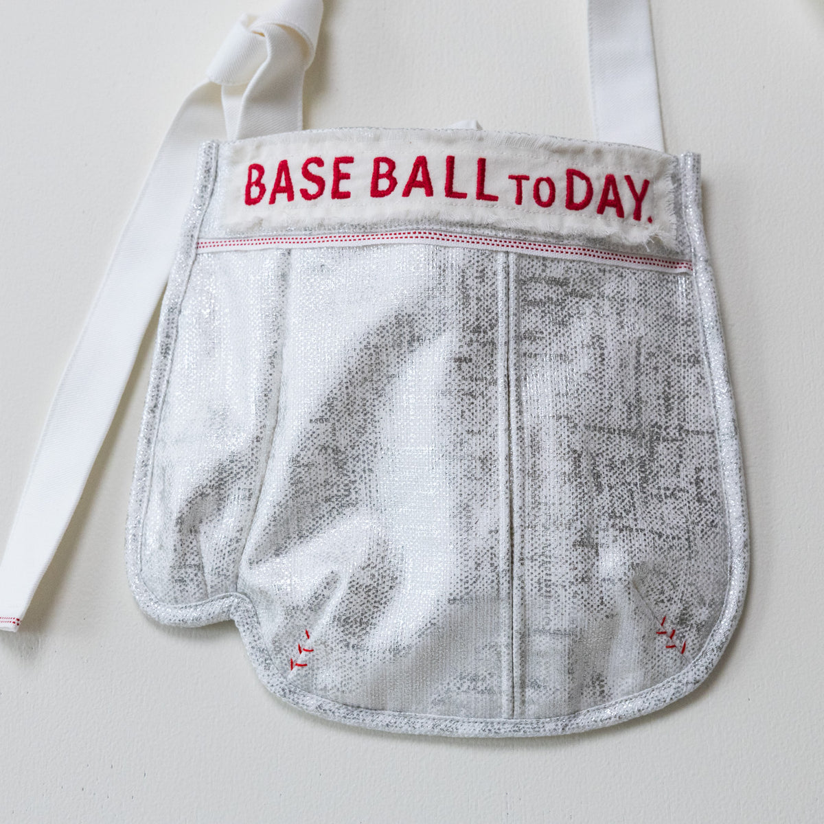 BASE BALL TO DAY by TANSU-グローブサコッシュ「シルバー」