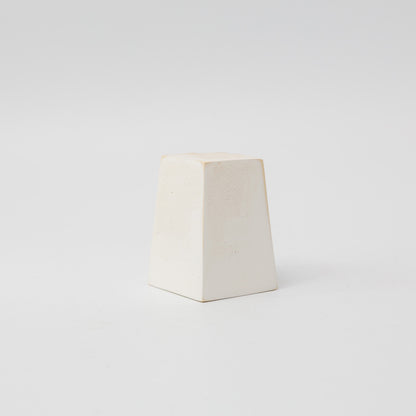五月女寛-四角い小さな花入れ-4