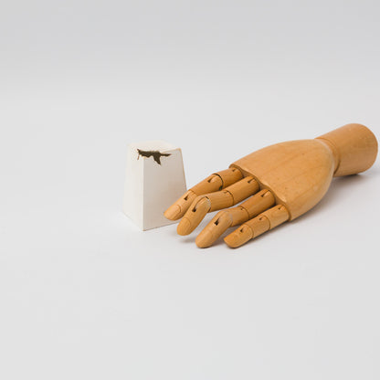 五月女寛-四角い小さな花入れ-4