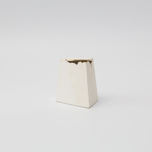 五月女寛-四角い小さな花入れ-5