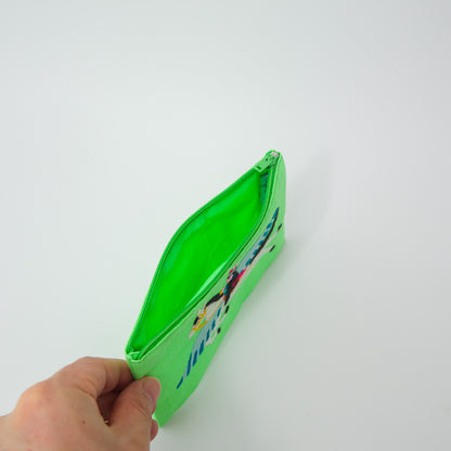 裏地付きの二重仕立てで、しっかりとした作りです。
