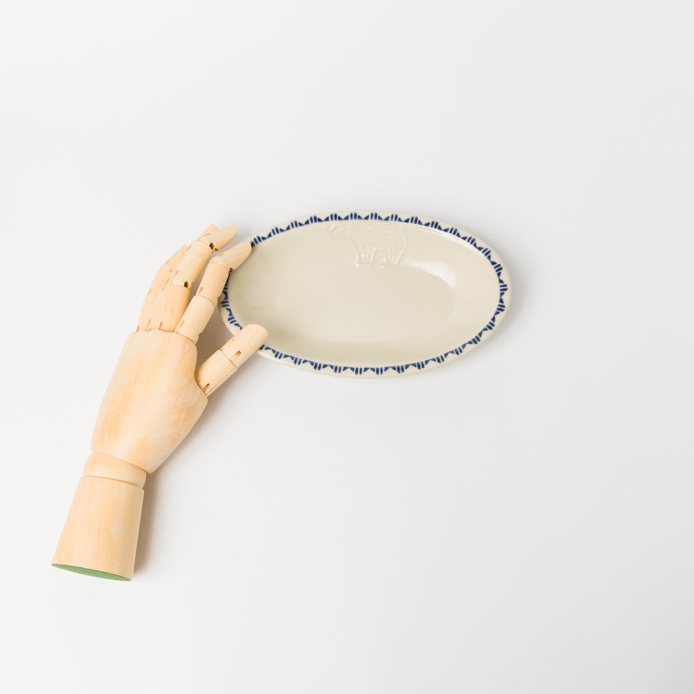 東峯未央-オーバル皿S-シロクマ