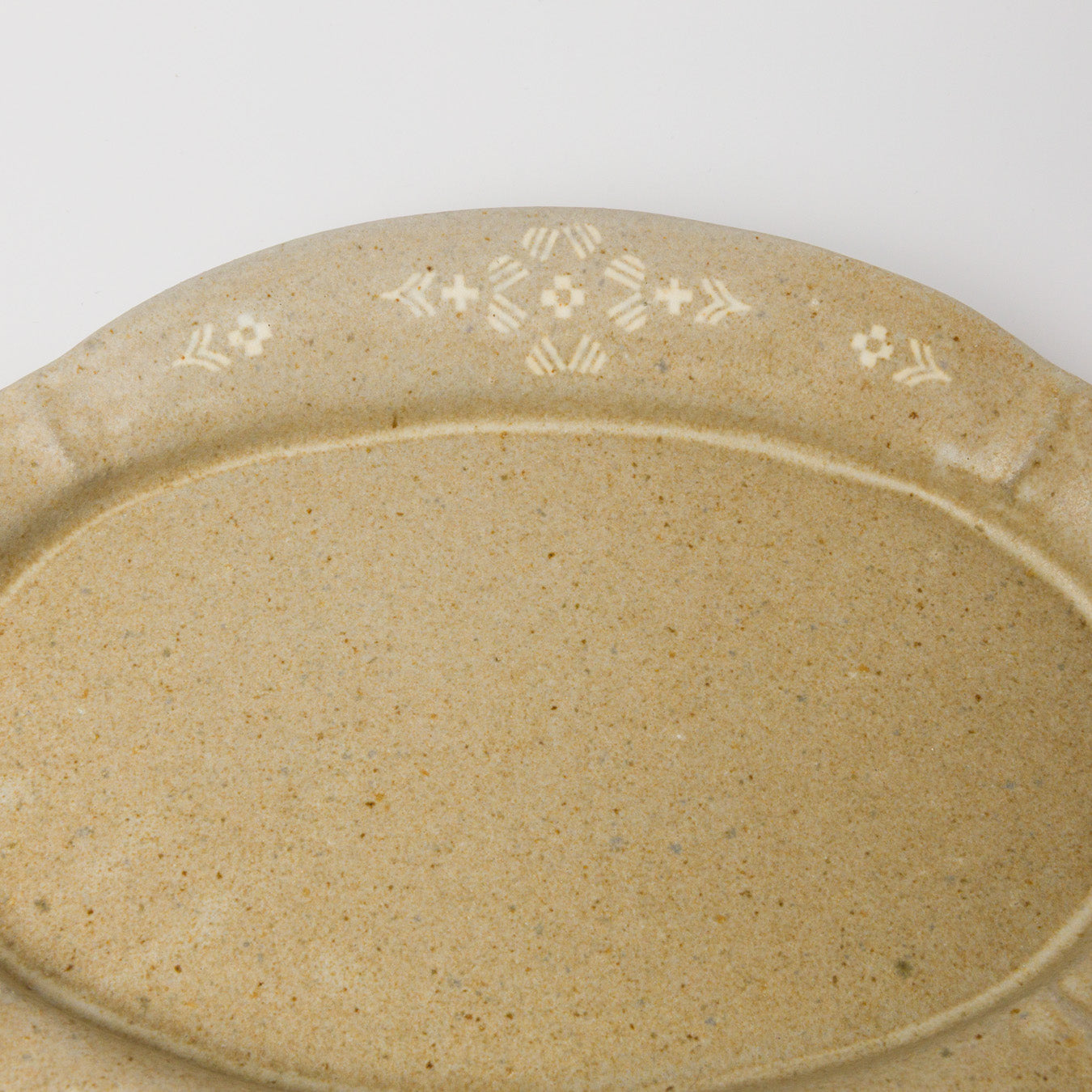 東峯未央-ハナビラリムオーバル皿M