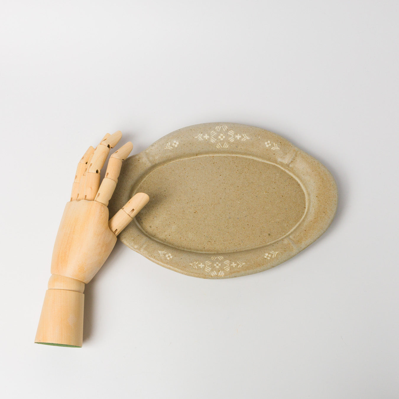 東峯未央-ハナビラリムオーバル皿M