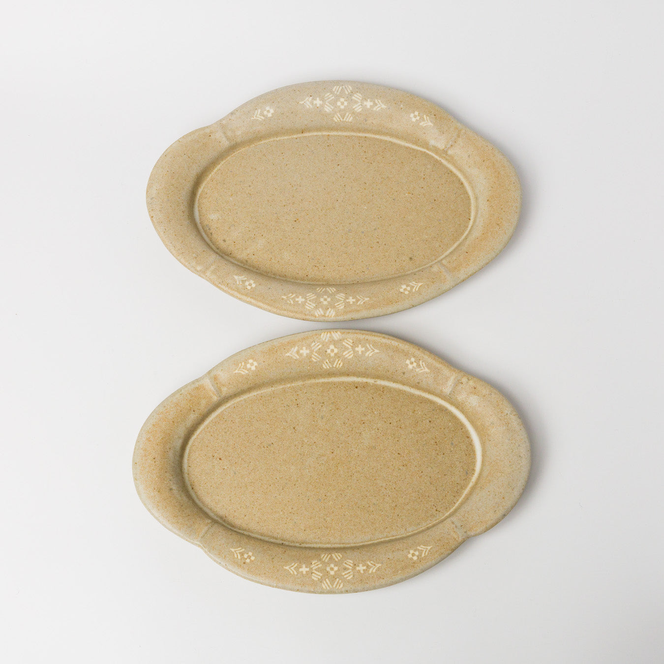 東峯未央-ハナビラリムオーバル皿M