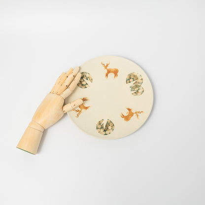 はるな陶芸工房-プレート(L)-木かげのシカ-A