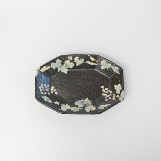 はるな陶芸工房-八角深皿-ぶどうとヒヨドリ-黒