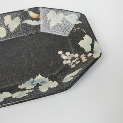 はるな陶芸工房-八角深皿-ぶどうとヒヨドリ-黒