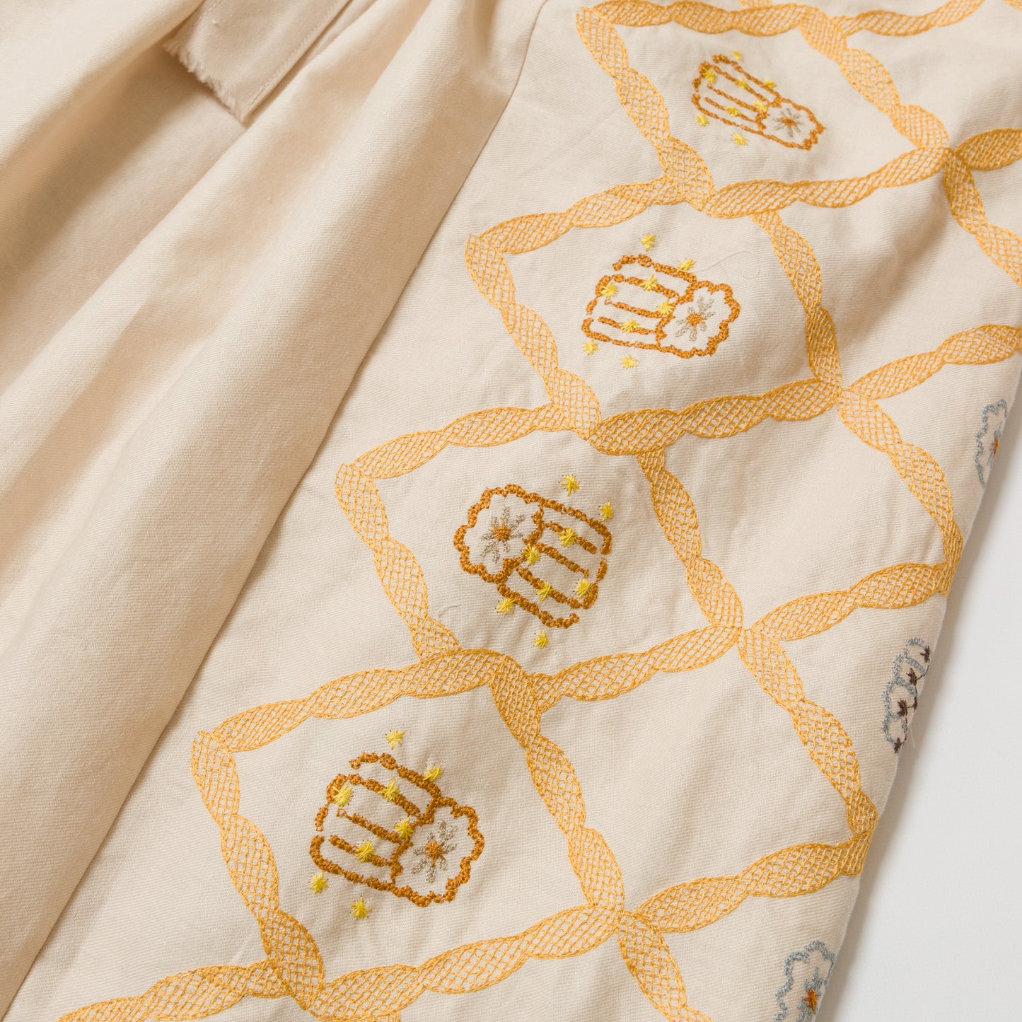 【受注製作】gochisou × TANSU-"面影"カヌレ刺繍スカート-Beige