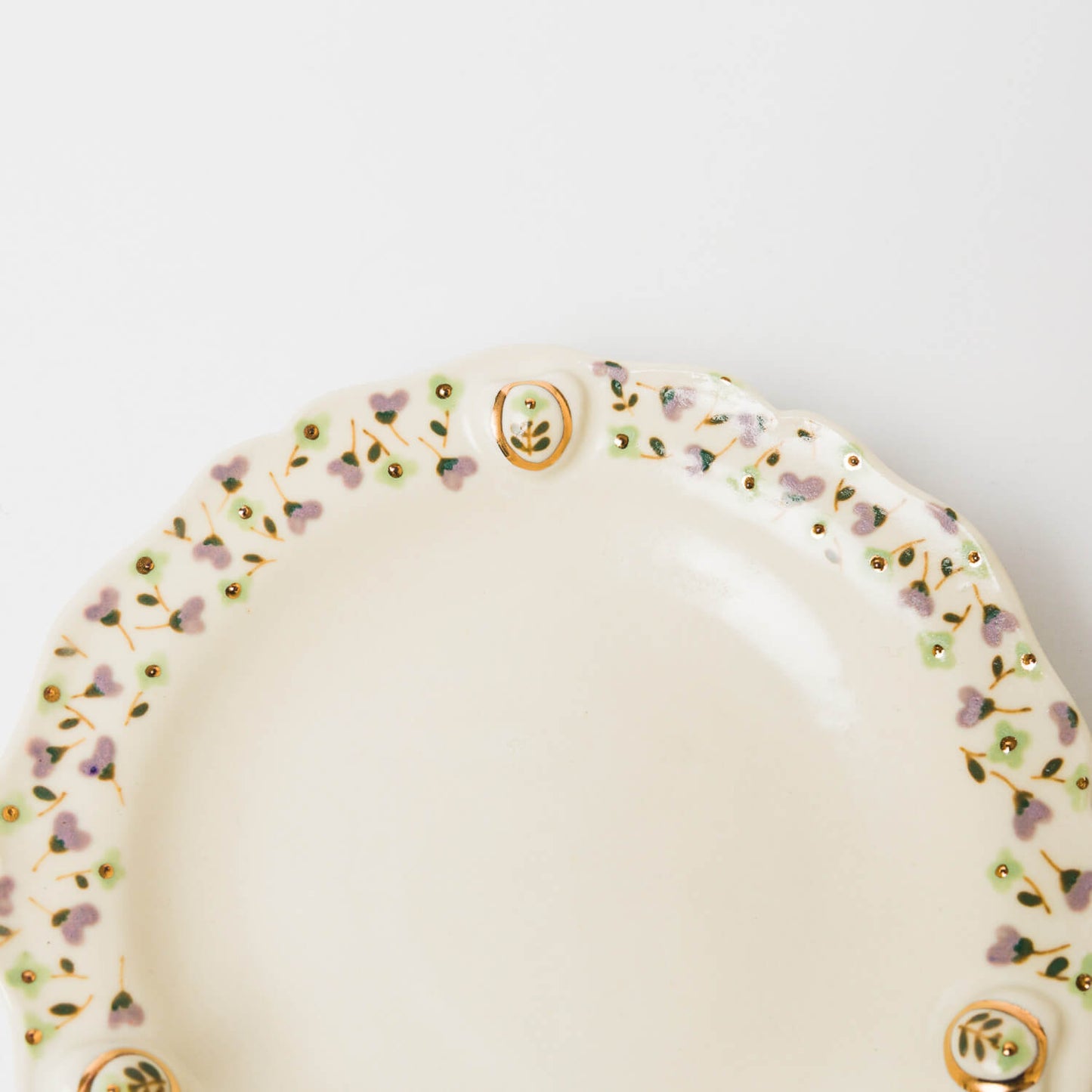 荒井彩乃-レリーフ金彩皿-1