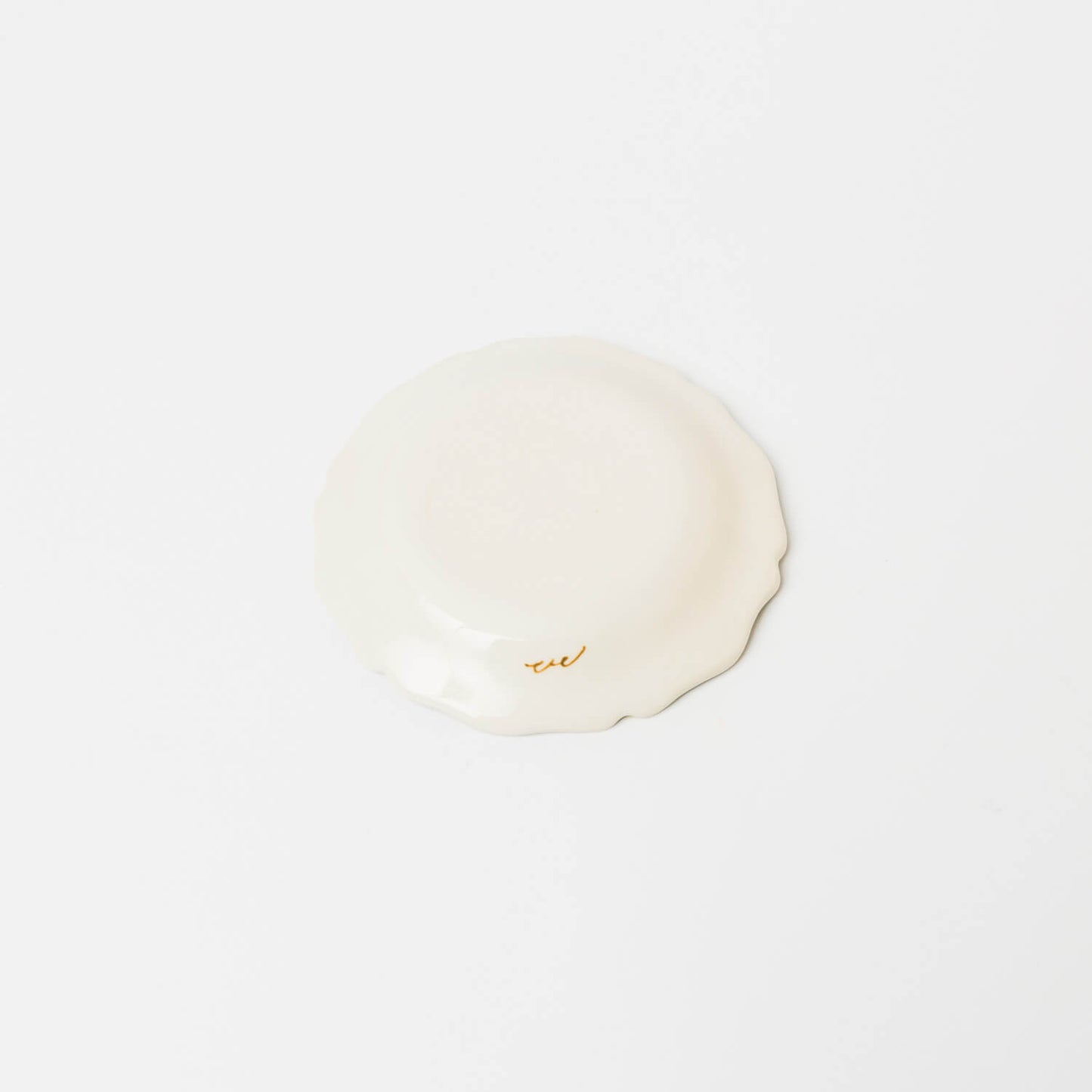 荒井彩乃-レリーフ金彩皿-1