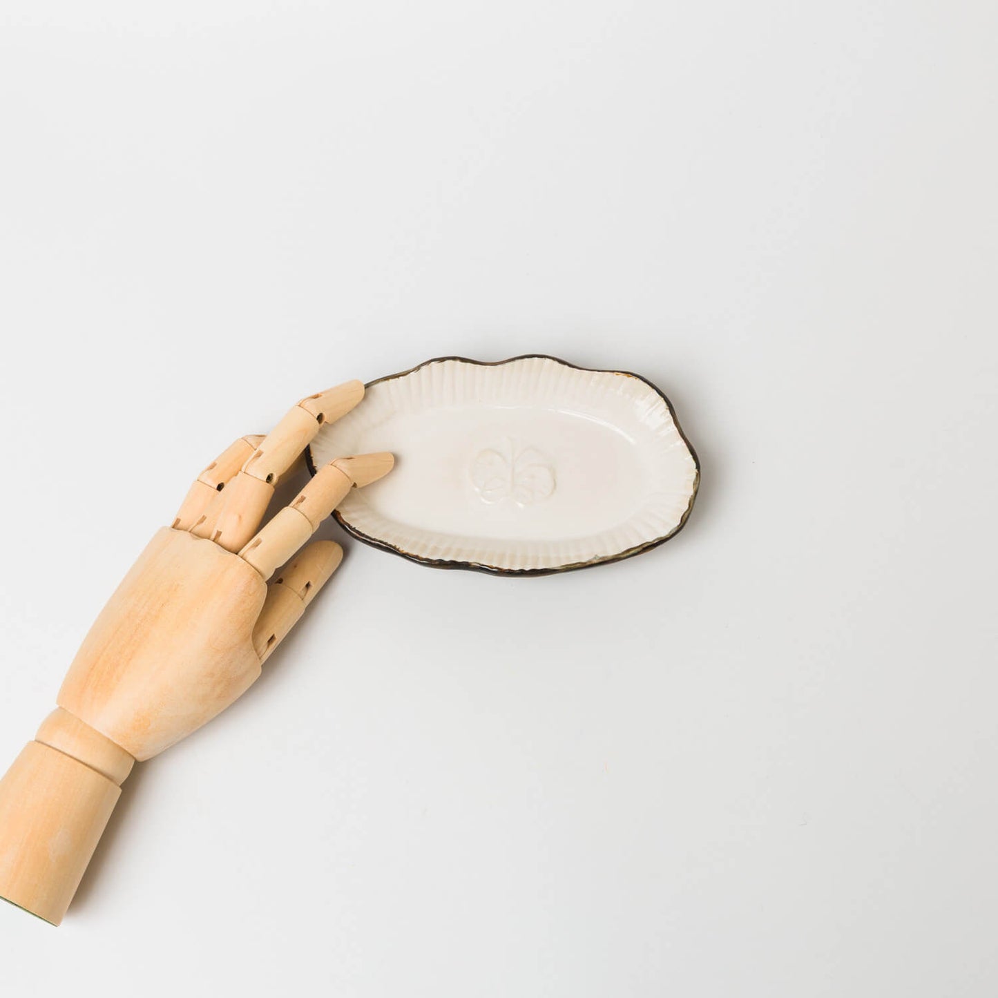 コンガリ舎-板皿楕円チョウ