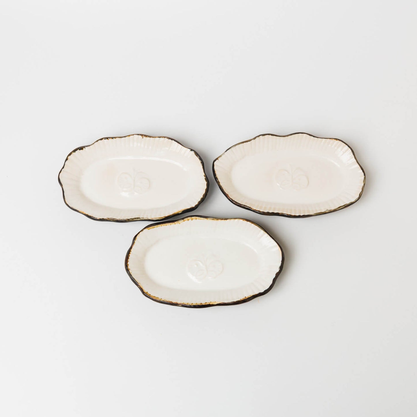 コンガリ舎-板皿楕円チョウ