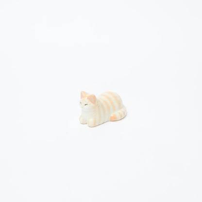 峰村ゆか-香箱座り猫の置物・箸置き-1
