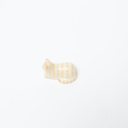 峰村ゆか-香箱座り猫の置物・箸置き-1