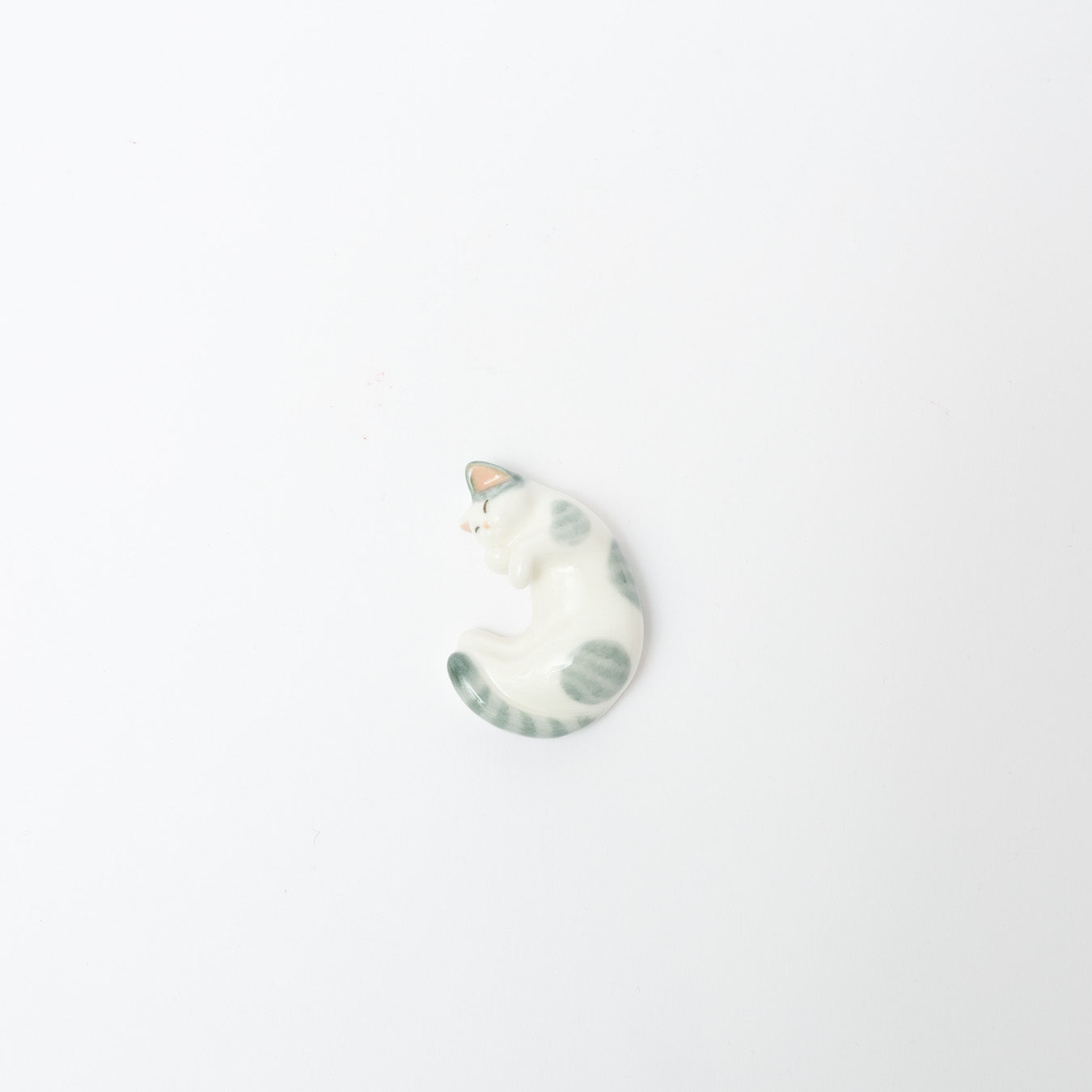 峰村ゆか-ゴロンとした猫の置物・箸置き-1