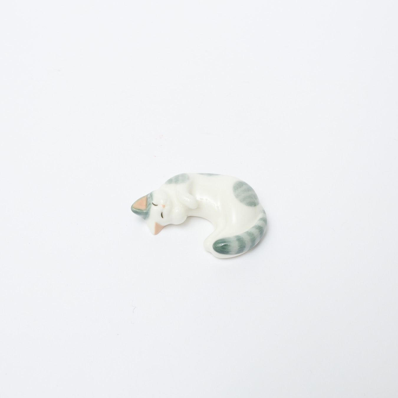 峰村ゆか-ゴロンとした猫の置物・箸置き-1