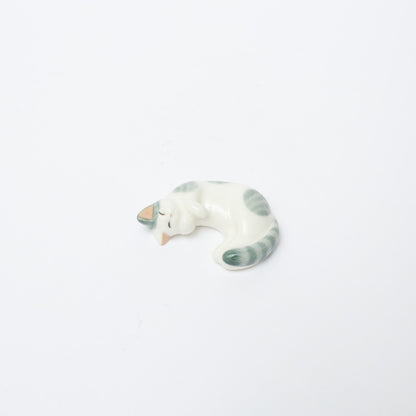 峰村ゆか-ゴロンとした猫の置物・箸置き-1