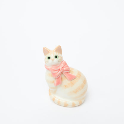 峰村ゆか-猫の置物（リボン）-2