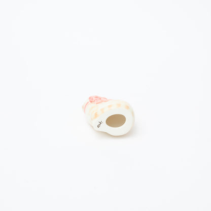 峰村ゆか-猫の置物（リボン）-2