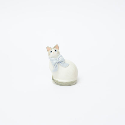 峰村ゆか-猫の置物（リボン）-3