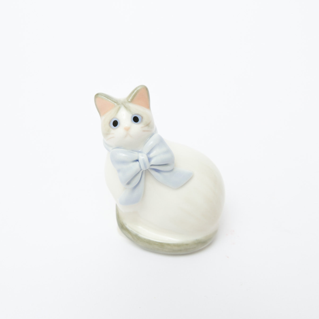 峰村ゆか-猫の置物（リボン）-3