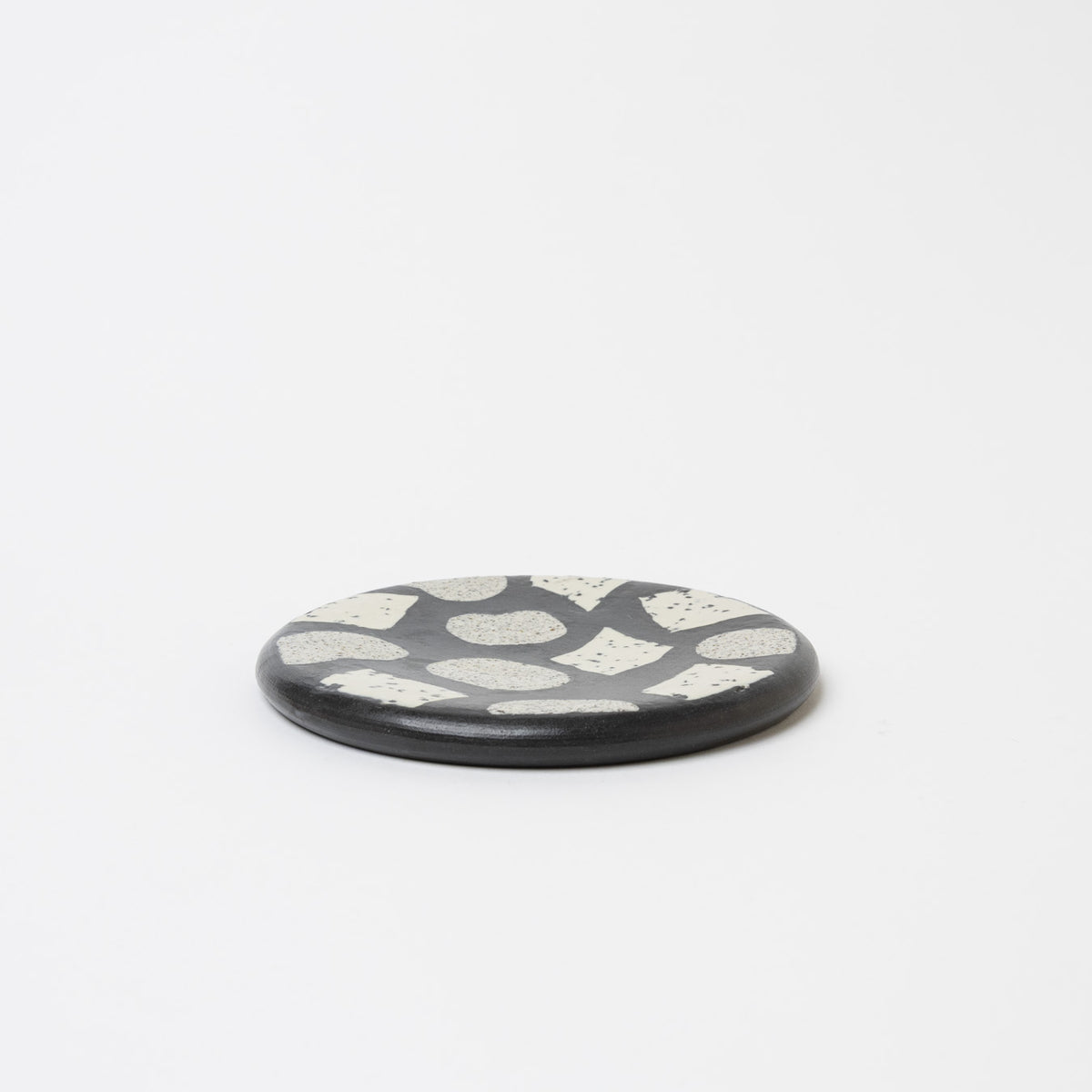 Reiko Egawa ceramic works-デザートプレート-pebble-2