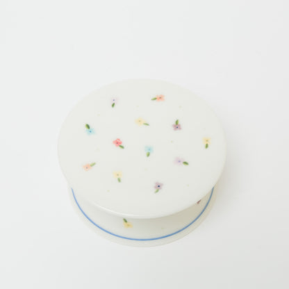 Riho Kawachi-Cake stand_colorful