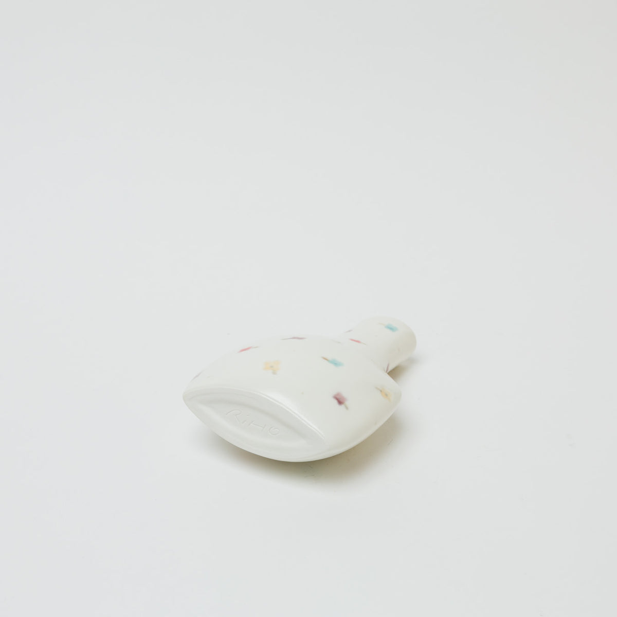 Riho Kawachi-Vase_colorful-2