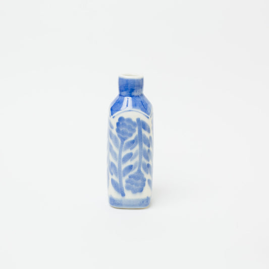 Riho Kawachi-Vase_frill