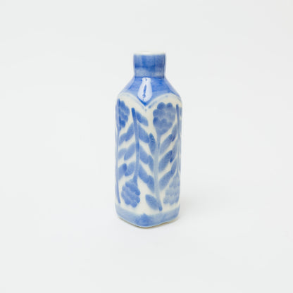 Riho Kawachi-Vase_frill