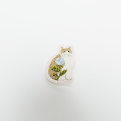 kanaecco-花柄の猫刺繍ブローチ-2