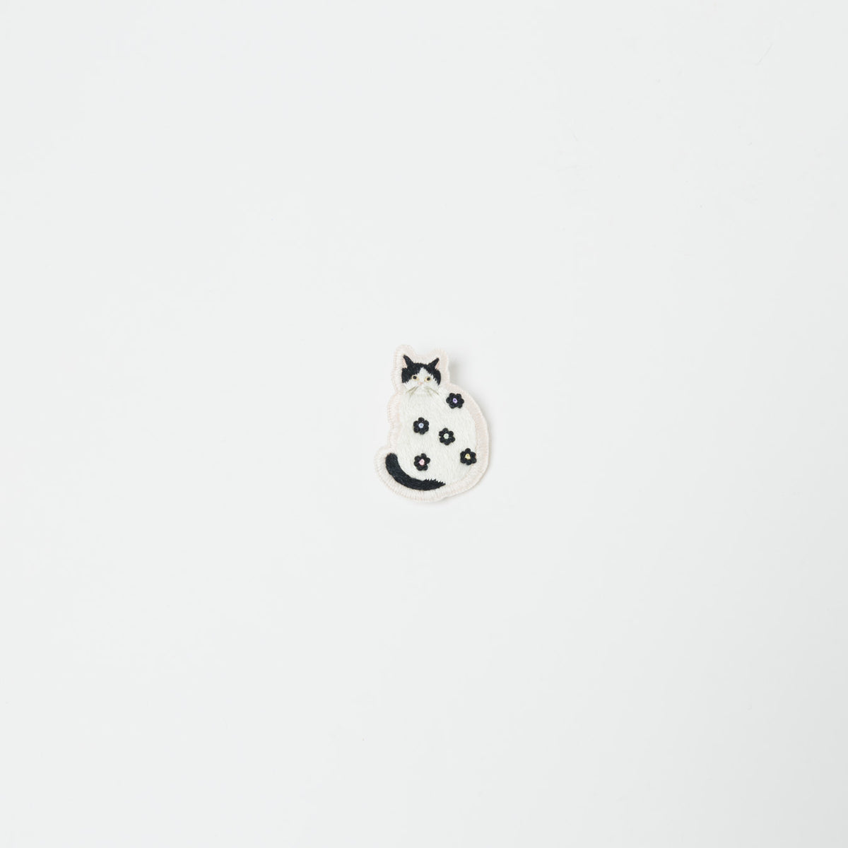 kanaecco-花柄の猫刺繍ブローチ-4
