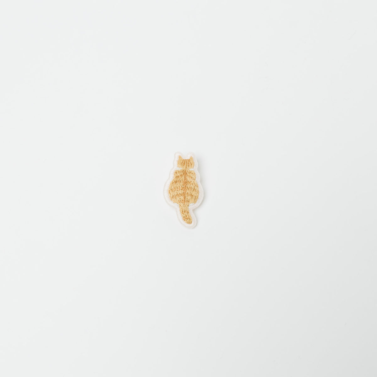 kanaecco-猫の後ろ姿 刺繍ブローチ-1