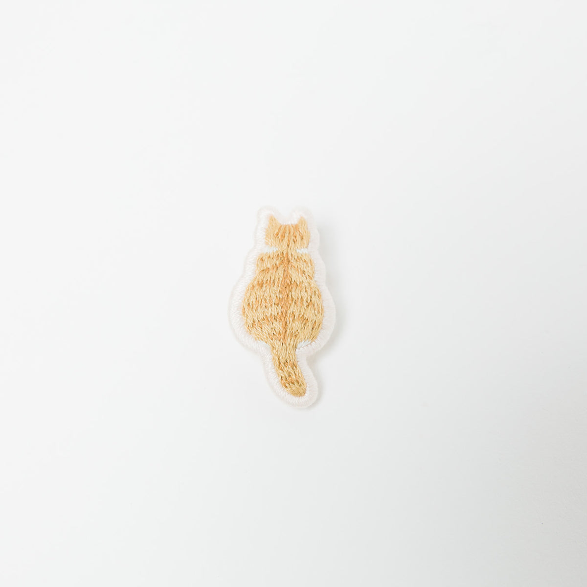 kanaecco-猫の後ろ姿 刺繍ブローチ-1