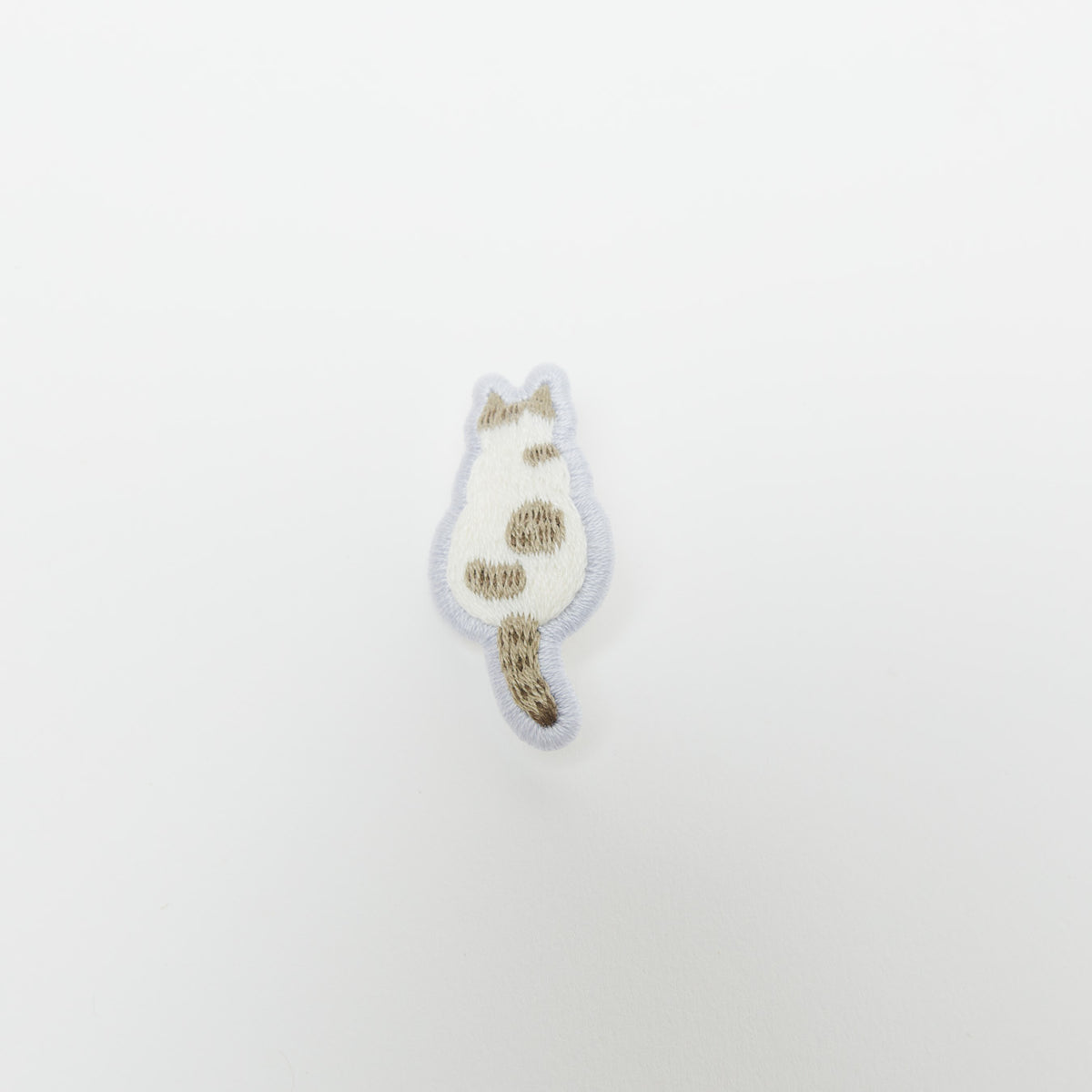 kanaecco-猫の後ろ姿 刺繍ブローチ-3