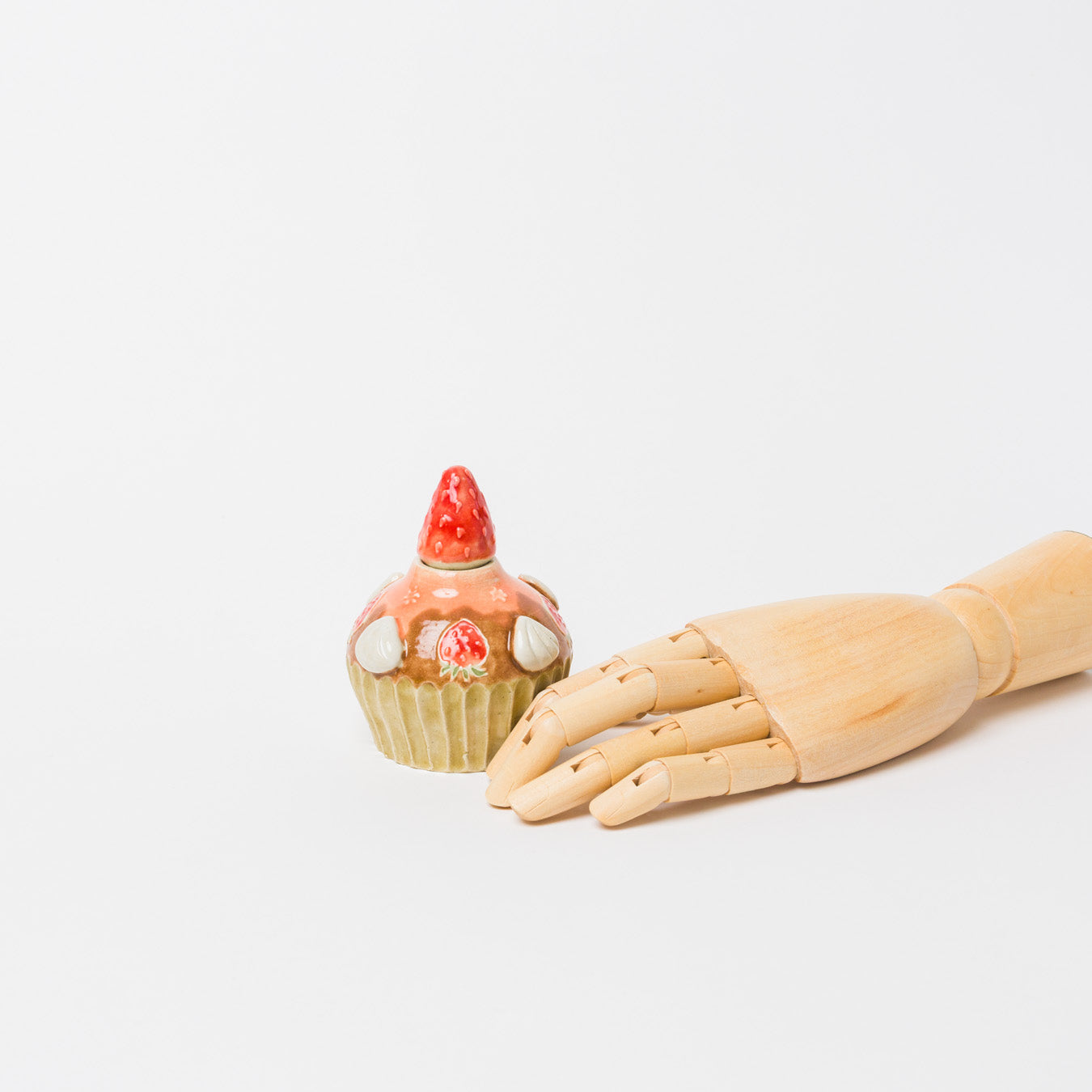 中村佳菜子-苺カップケーキオブジェ(一輪挿し)-2