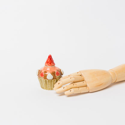 中村佳菜子-苺カップケーキオブジェ(一輪挿し)-3