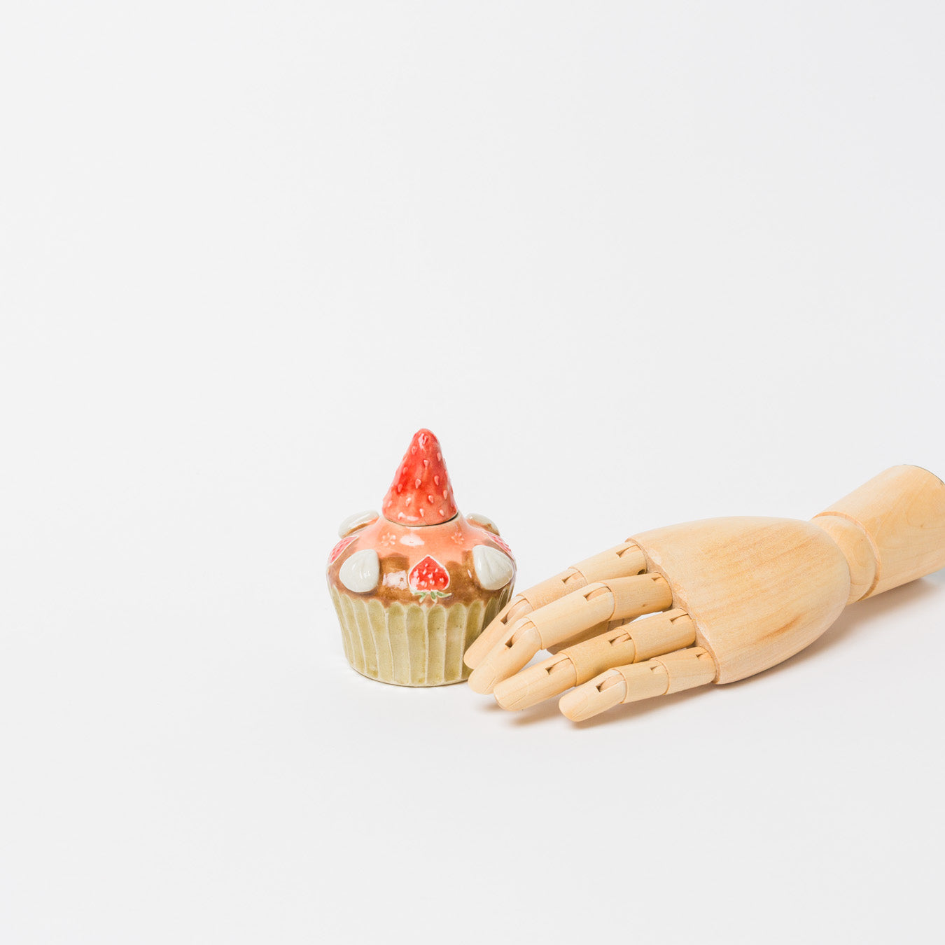中村佳菜子-苺カップケーキオブジェ(一輪挿し)-4