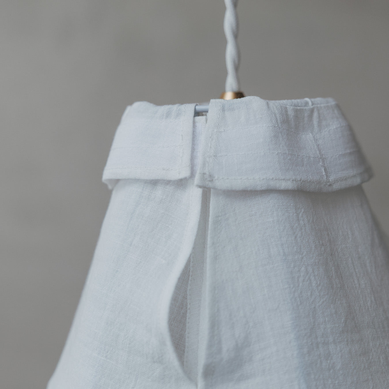 内側参考。フレームカバーには白いアイリッシュリネン生地を使用。フレームカバーも取り外せる構造です。