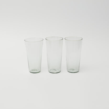 手吹きガラスのため、形やサイズ、色合いや表情に個体差があり、一点ずつ異なります。ご指定はできませんのでご了承ください。